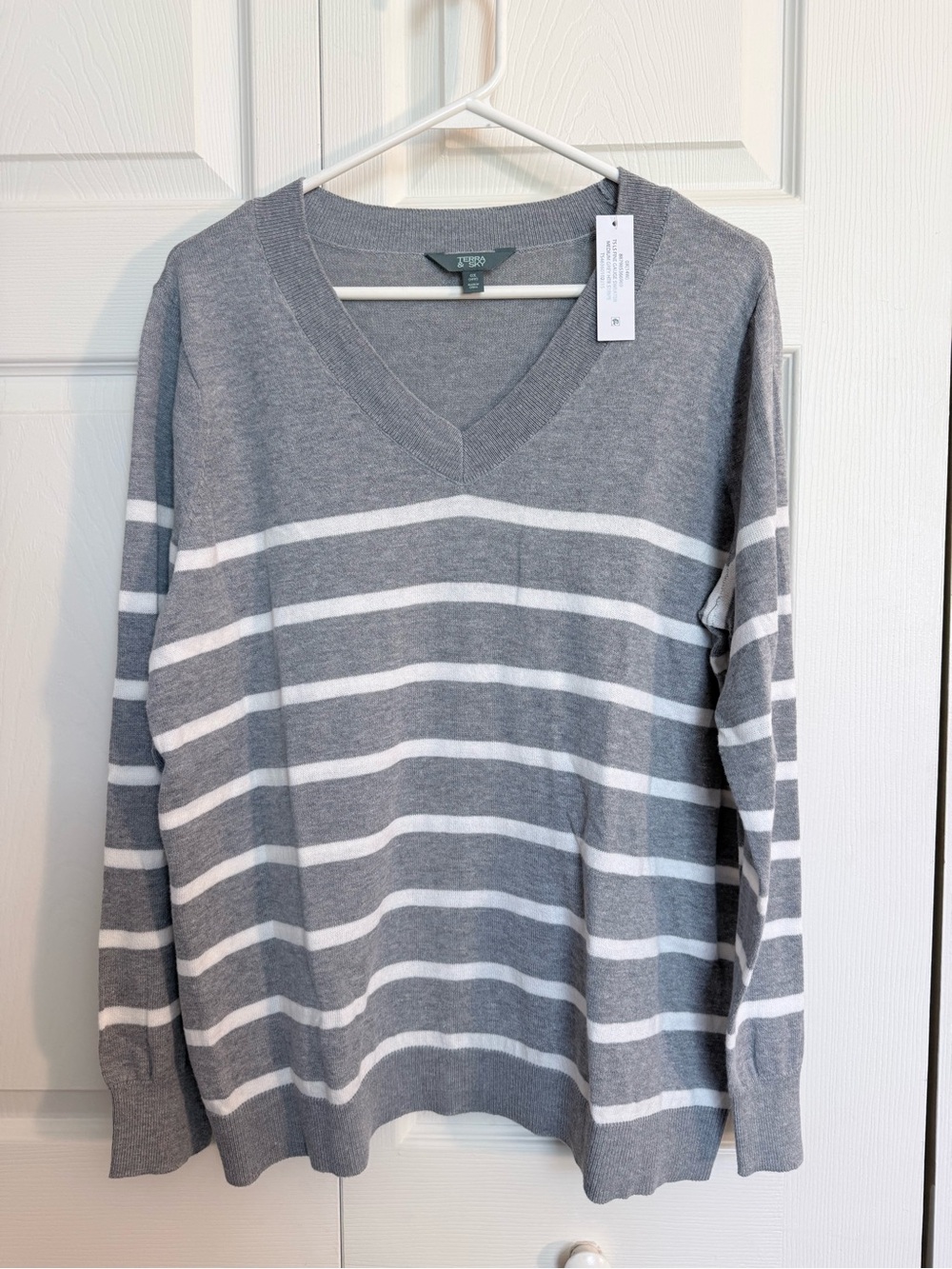 Terra & Sky Men's Gray V-Neck Sweater with White Stripes